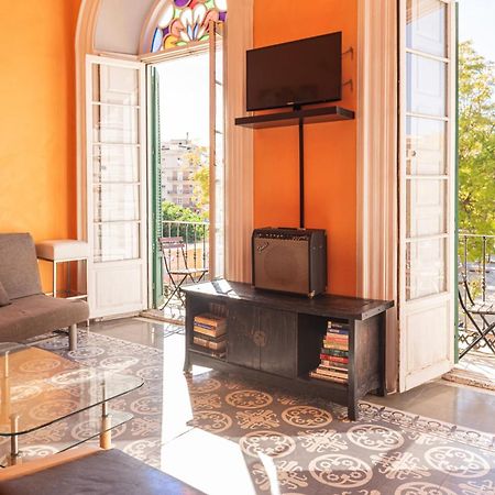 Private Rooms In Historic Building On The Square Malaga Exterior photo