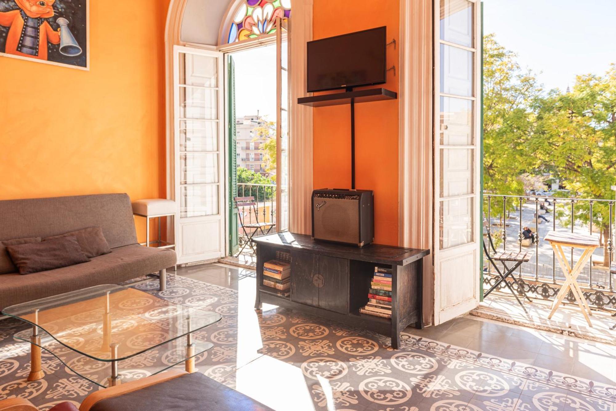 Private Rooms In Historic Building On The Square Malaga Exterior photo