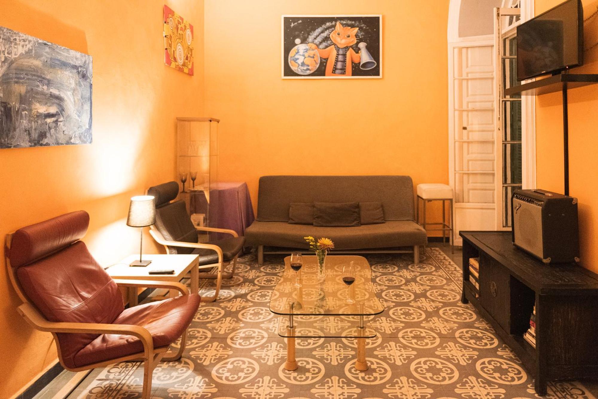Private Rooms In Historic Building On The Square Malaga Exterior photo